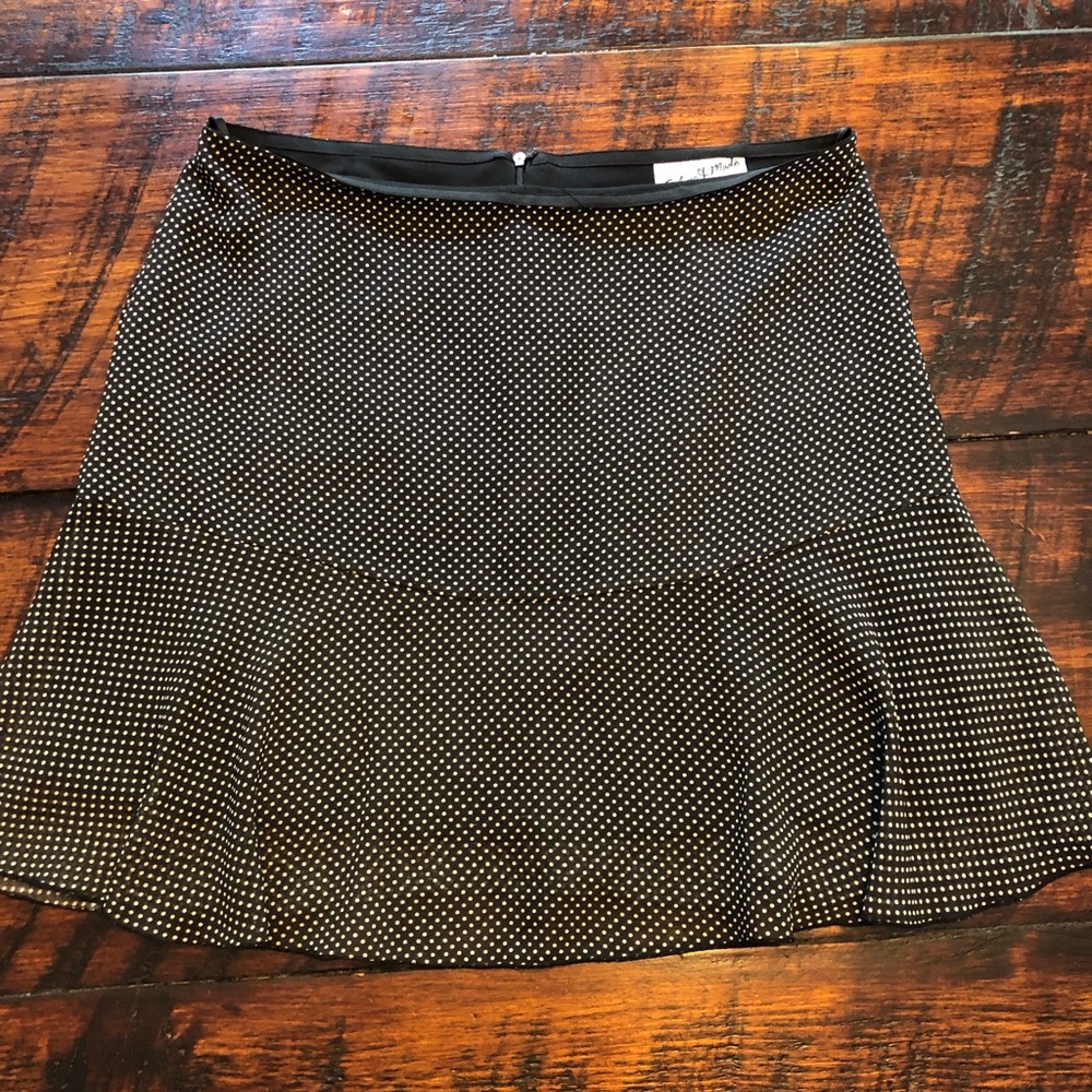 Boutique black/white dot ruffle miniskirt sz L